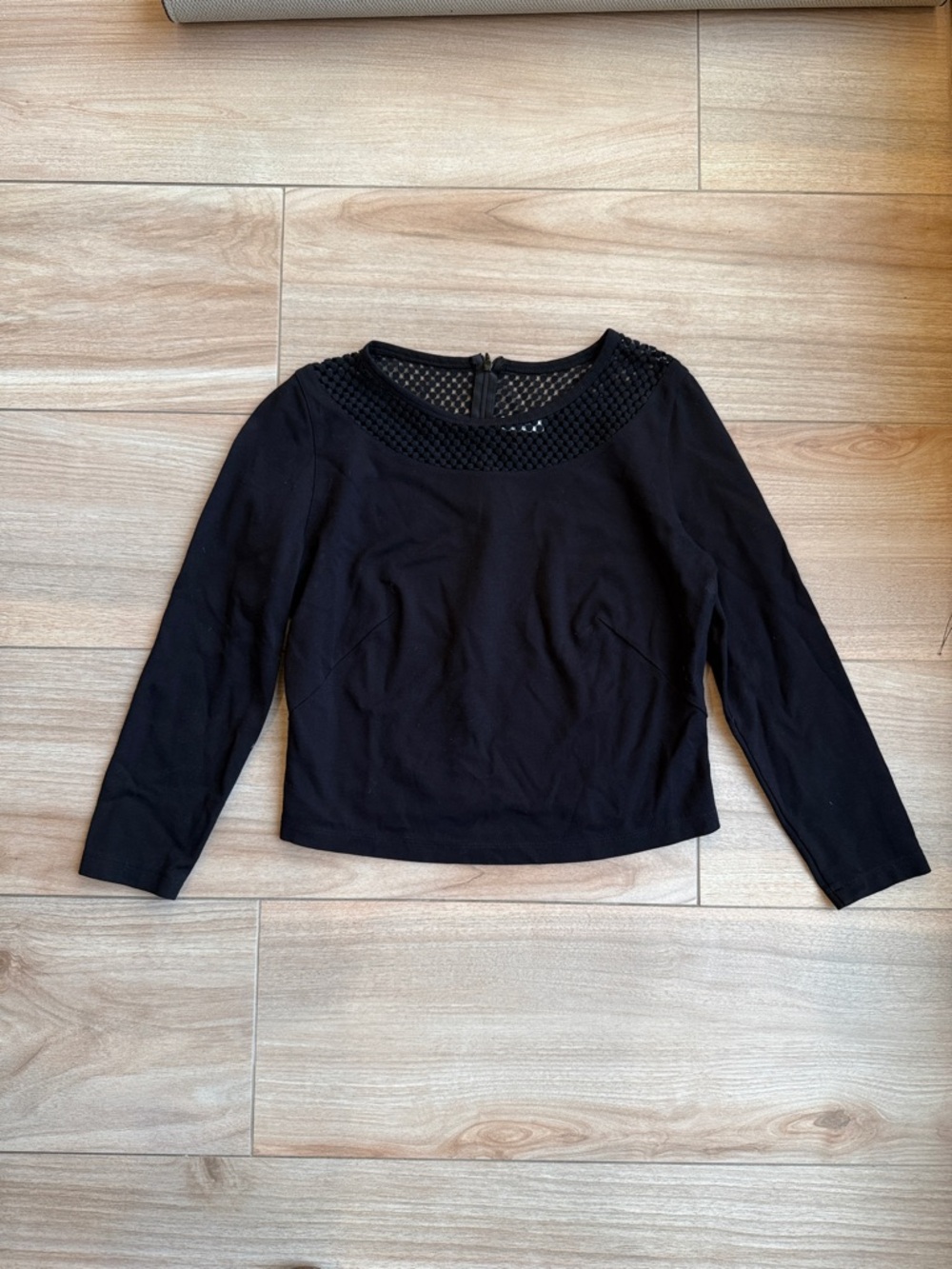 Akris Punto Long-Sleeve Top with Crochet Yoke SIZE MEDIUM